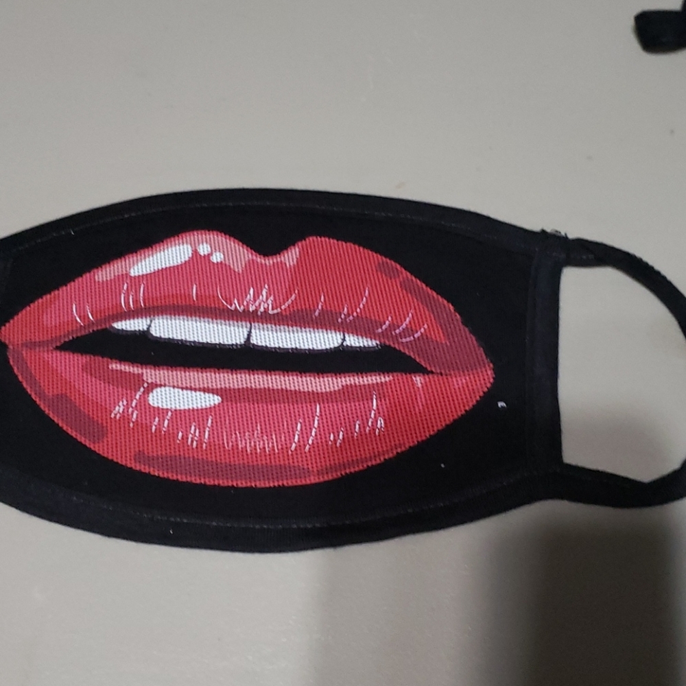 Lips Face Mask